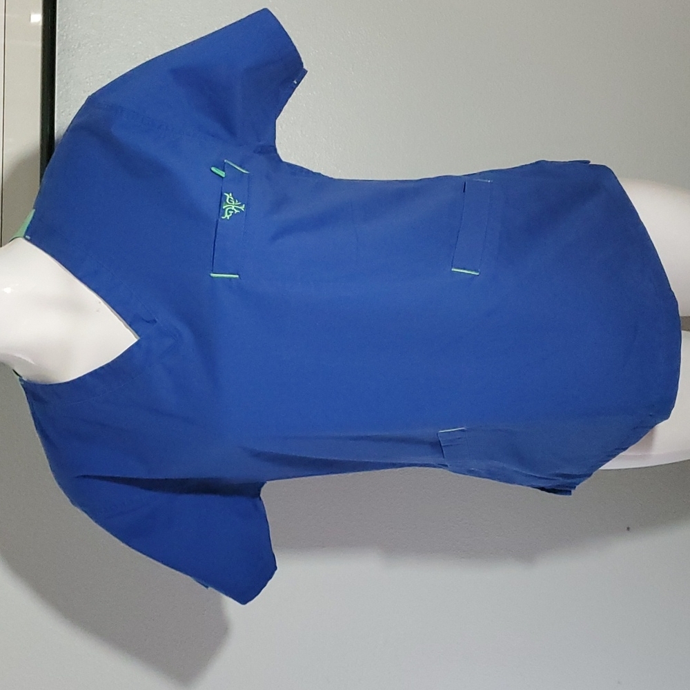 MED COUTURE Blue w/Green Trim Scrub Tunic Top. EC.  Size S